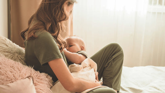 Lait maternel VS Lait maternisé : Lequel choisir pour votre Bébé ?